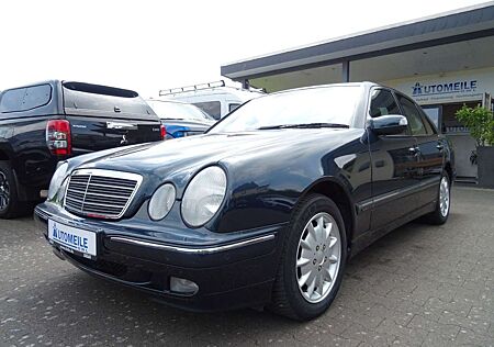 Mercedes-Benz E 240 ELEGANCE 1. HAND XENON NAVI PDC SHZ