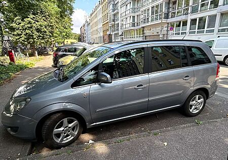 Opel Zafira 1.8 Design Edition