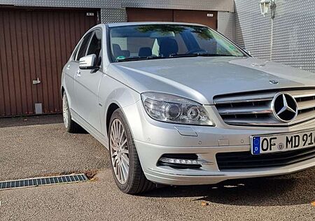 Mercedes-Benz C 200 CGI Automatik BlueEFFICIENCY Elegance