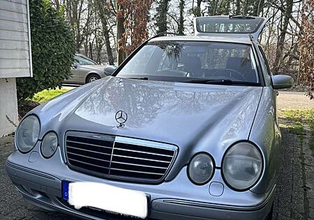 Mercedes-Benz E 240 T Avantgarde