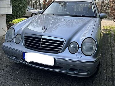 Mercedes-Benz E 240 T Avantgarde
