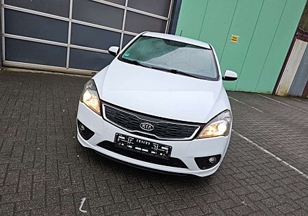Kia XCeed Ceed SW / cee'd SW Ceed SW Diesel 1.6 CRDi Vision