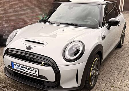 Mini Cooper SE Classic Trim