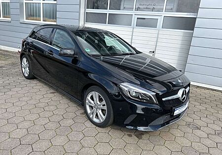 Mercedes-Benz A 180 Navi, Glasschiebedach, LED Scheinwerfer