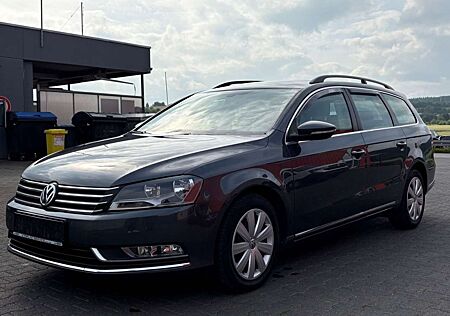 VW Passat Variant Volkswagen Variant 2.0 TDI Navi Top Zustand Viele Neuteile