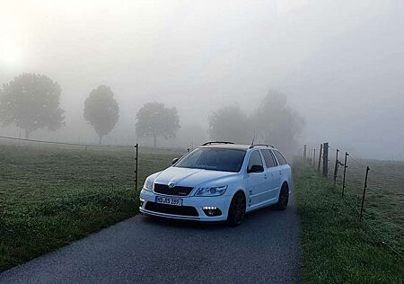 Skoda Octavia Combi 2.0 TSI DSG RS