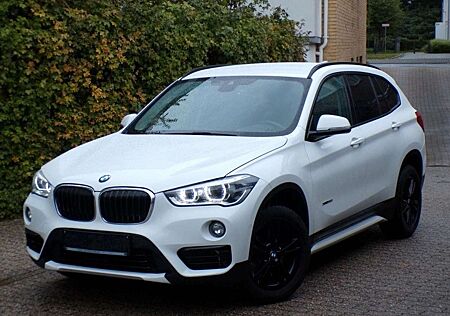 BMW X1 xDrive 20 iA"Sport Line"Leder/Navi/LED/PDC