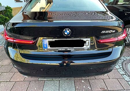 BMW 330e 330 Aut. Adv
