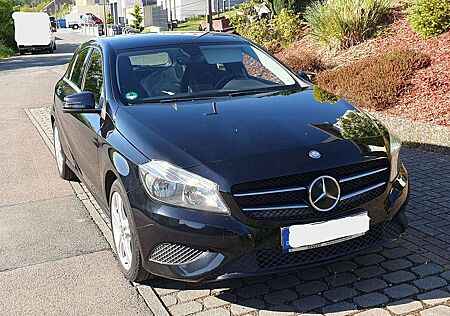 Mercedes-Benz A 180 A-Klasse (BlueEFFICIENCY)