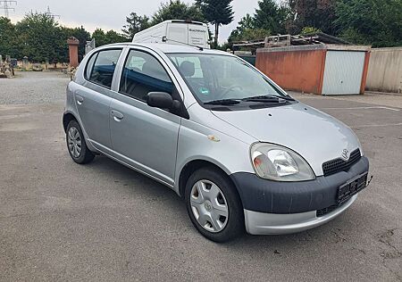 Toyota Yaris 1.0 tuv neu 2hand klima 4 turig