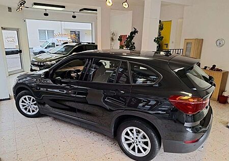 BMW X1 sDrive 18 i Automatik Schiebedach Navi Garantie