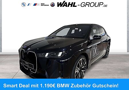 BMW iX xDrive45 M Sport Pro AHK Panorama HeadUp IconicGlo