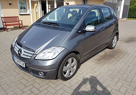 Mercedes-Benz A 160 Avantgarde Navi PDC SHZ