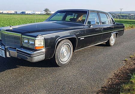 Cadillac Deville Sedan