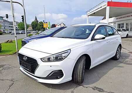 Hyundai i30 cw Trend *1. Hd*Navi*Kam*PDCs*SHZ*LHZ*MwSt.*