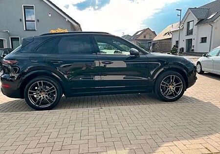 Porsche Cayenne **Approved 08.2025!!**NAVI**Touch**LED**