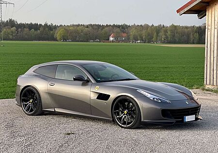 Ferrari GTC4 Lusso V12 *Novitec*Glasdach*LIFT*Apple Car P