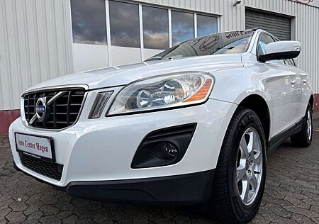 Volvo XC 60 XC60 2,4D AWD Momentum/Automatik/AHK