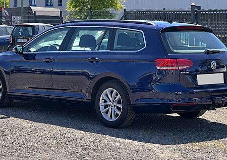 VW Passat Variant Volkswagen Comfortl#DSG#AHK#Navi#SHZ#LED-Osr.#Kamera