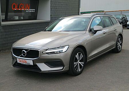 Volvo V60 D3 Kombi Momentum Core *LEDER*SHZ*LED*NAVI*