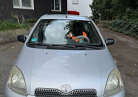 Toyota Yaris 1.3 linea sol