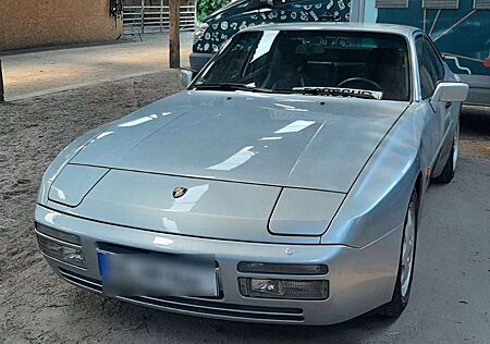 Porsche 944 S 2