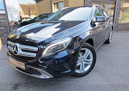 Mercedes-Benz GLA 200 Urban Autom/LED/Panorama/NAVI/Kamera/PDC