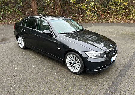 BMW 330xd 330 *Automatik*SD*AHK*Navi*PDC*Leder*Alu*