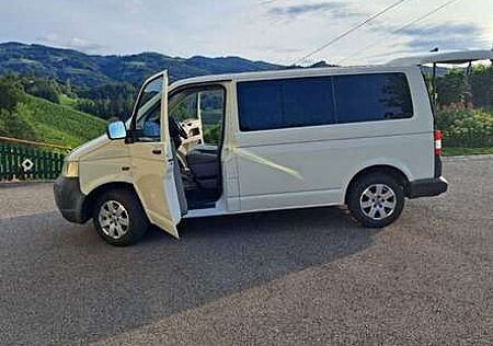 VW T5 Transporter Volkswagen 1,9TDI 9 Sitzer ! TÜV 2026