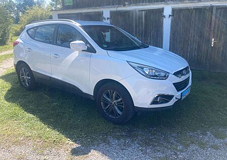 Hyundai iX35 Trend AWD / LEDER / AHK / Motor klappert