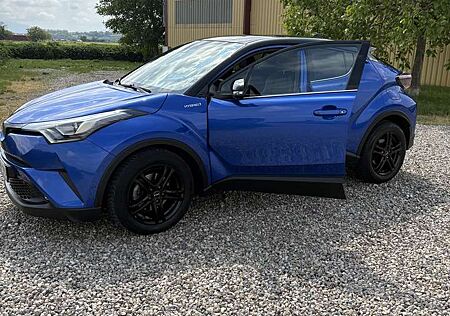 Toyota C-HR Hybrid Style Selection