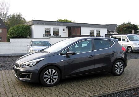 Kia Cee'd Ceed / 1.4 CVVT, Climatronic, Navi, Apple Car Play