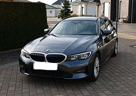 BMW 320d 320 3er Touring Diesel Touring xDrive Aut.