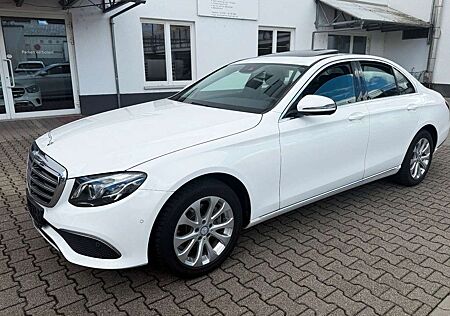 Mercedes-Benz E 200 Lim. Exclusive NAVI/SCHIEBEDACH/TOPZ