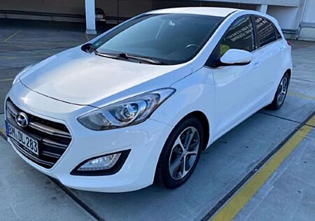 Hyundai i30 blue 1.4 Passion