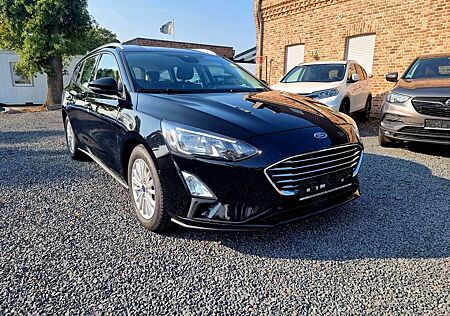 Ford Focus 1.0 Hybrid Titanium// Einparkass.// Navi // Spurha