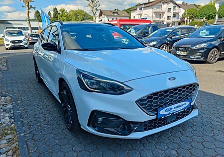 Ford Focus Turnier ST Automatik AHK Panoramadach