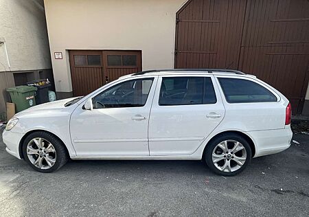 Skoda Octavia Combi 2.0 TDI DPF DSG Elegance