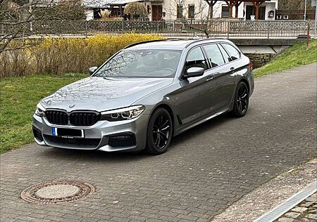 BMW 540i 540 xDrive Touring Aut. Sport Line