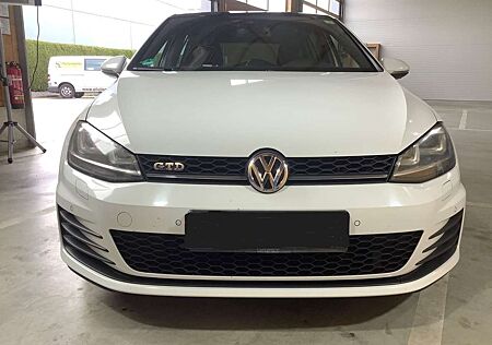 VW Golf Volkswagen VII Lim. GTD SPORT&SOUND/PANO/AUT/LEDER/XEN