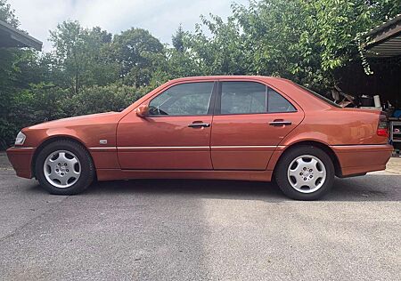 Mercedes-Benz C 240 Designo Leder Automatik Klima Bose Tempomat