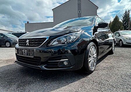 Peugeot 308 ACTIVE PACK KAMERA + NAVI + SHZ + TEMP