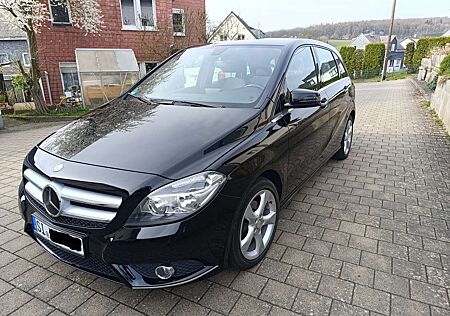 Mercedes-Benz B 180 Gepflegter Mercedes Sports Tourer aus 1. Hand – Scheckheftgepflegt – Top-Zustand