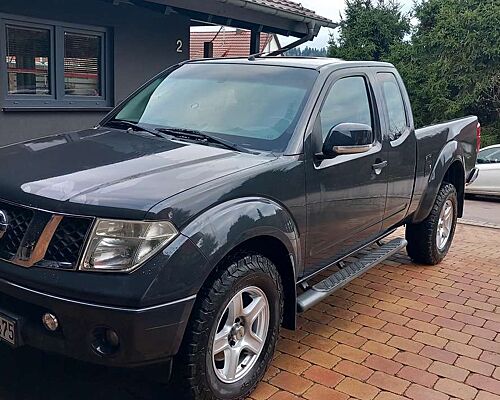 Nissan Pick Up D 40