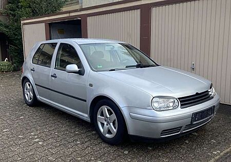 VW Golf Volkswagen Edition TÜV neu 06.2027 / 8 fach bereift / Klima