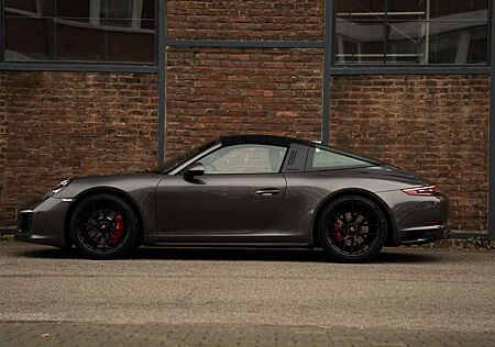 Porsche 991 .2 Targa 4 GTS