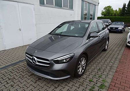 Mercedes-Benz B 180 d Urban DSG, MBUX, LED, Panorama