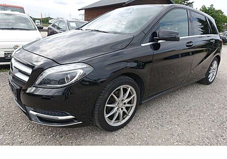 Mercedes-Benz B 200 Pano Navi Kamera PDC AHK Sportp. 8x Alu