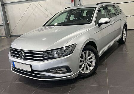 VW Passat Variant Volkswagen Passat 2.0 TDi Variant Automatik **Navi*AHK**