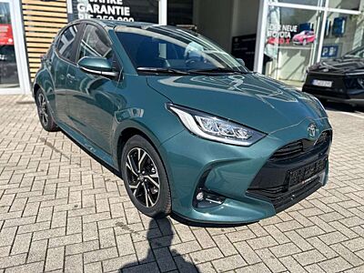 Toyota Yaris 1,5l Hybrid Teamplayer ACC RFK SHZ Klima ACP AA
